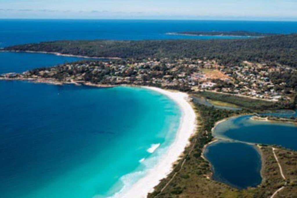 The Tin Shed Couples Accommodation At Bay Of Fires Binalong Bay Экстерьер фото