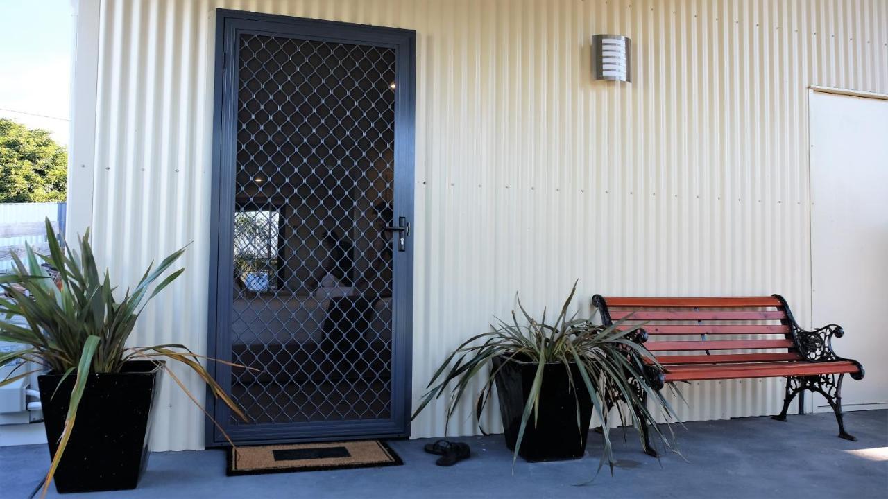 The Tin Shed Couples Accommodation At Bay Of Fires Binalong Bay Экстерьер фото